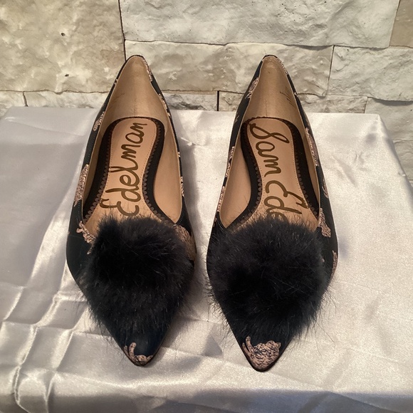 Sam Edelman Raddie Flats with Faux Fur Pom-Poms - Picture 1 of 12